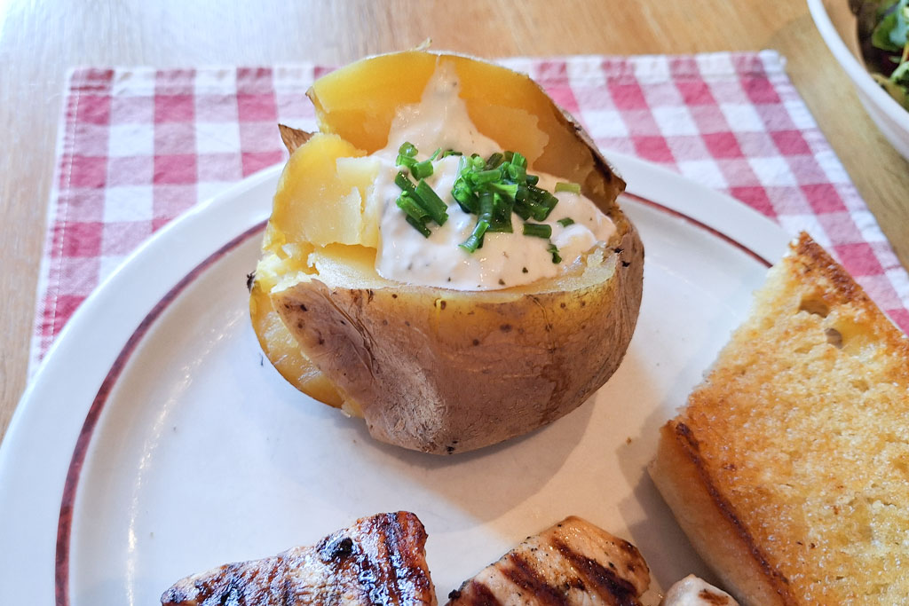 Baked Potato zu Lunch Time Putensteaks - Block House am Naschmarkt Baked Potato zu Lunch Time Putensteaks - Block House am Naschmarkt
